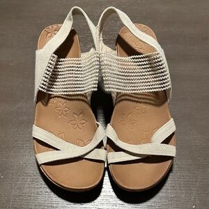 Skechers Luxe Foam wedged sandals, size 9